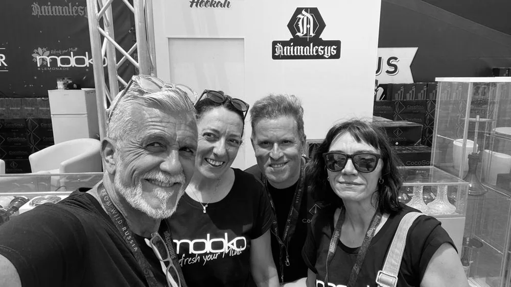 Rafa mit Kolleginnen und Kollegen auf der Messe